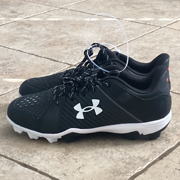 Size 13 Under Armor Football Cleats - Picture 5 of 7
